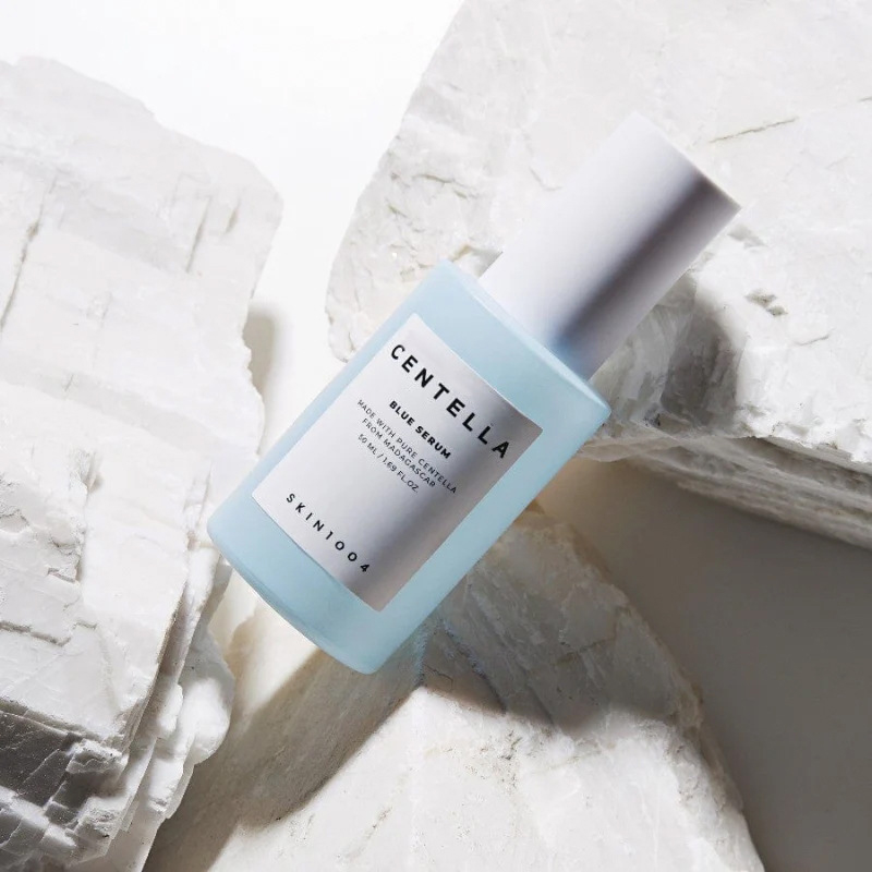 Centella asiatica Hyaluronihappoesanssivesi kosteuttaa, parantaa ihon kuntoa ja kiinteyttää ihoa 30ml