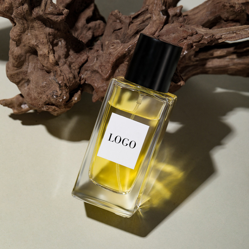 50 ml/100 ml naisten hajuvesi 50 ml/100 ml naisten hajuvettä